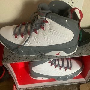 I’m sellings 2 pairs of Jordan’s